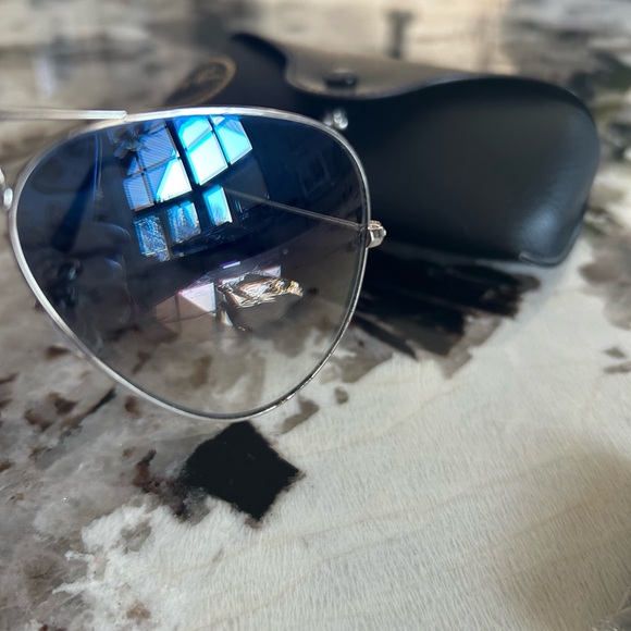 Ray-Ban Aviator Silver Frame Sunglasses with Blue Lenses - Picture 6 of 8